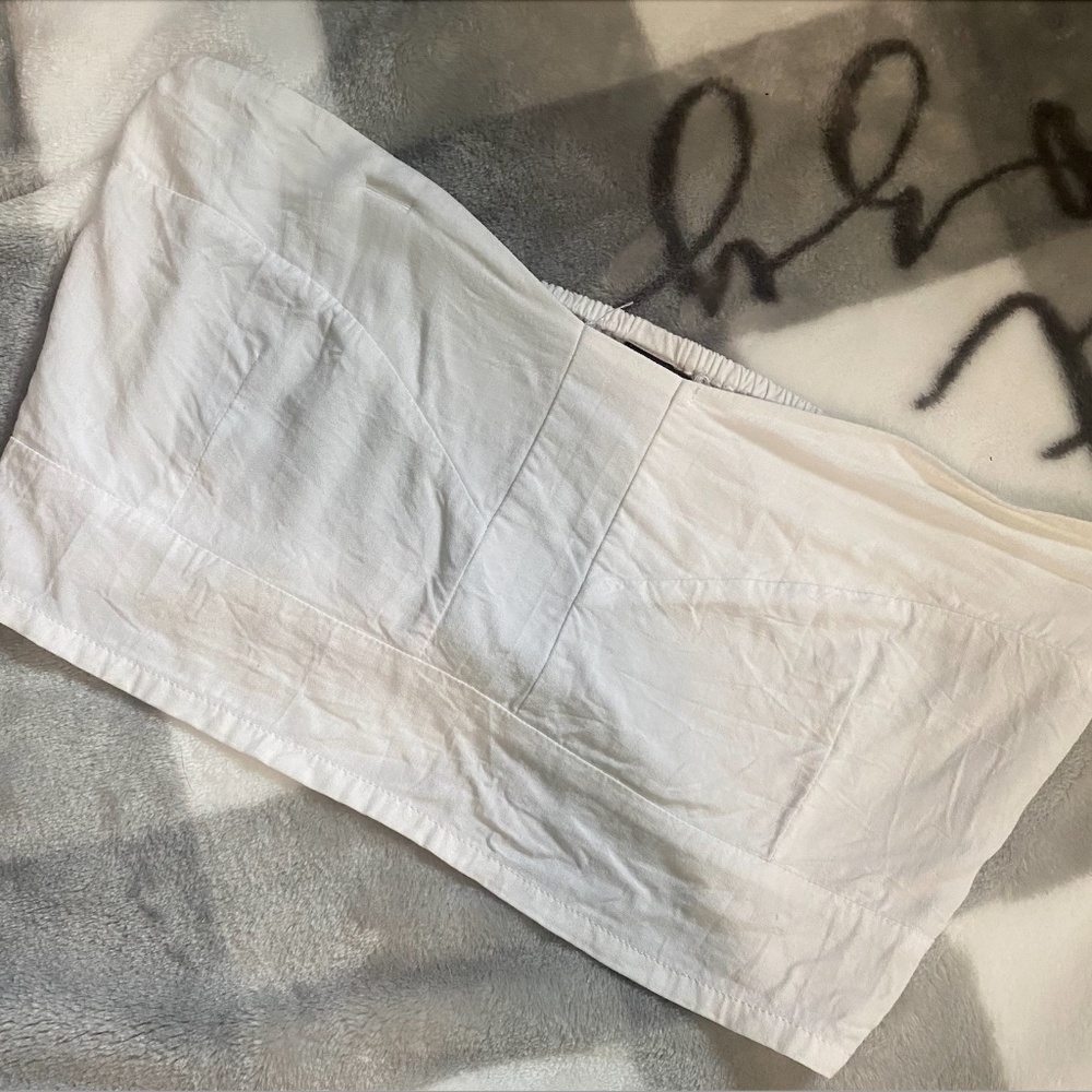 Valija White Strapless Crop Top